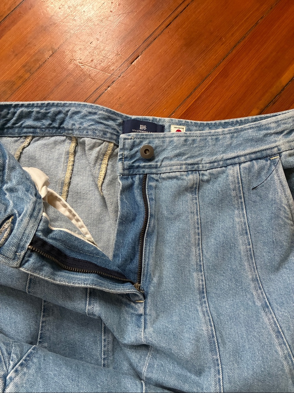New $225 Levi's Blue Tab seamed skirt size M, never worn, only washed! Stunning! - Picture 11 of 11